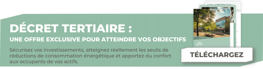 Visuel mettant en avant une offre liée au Décret Tertiaire avec un bâtiment tertiaire et un bouton Téléchargez