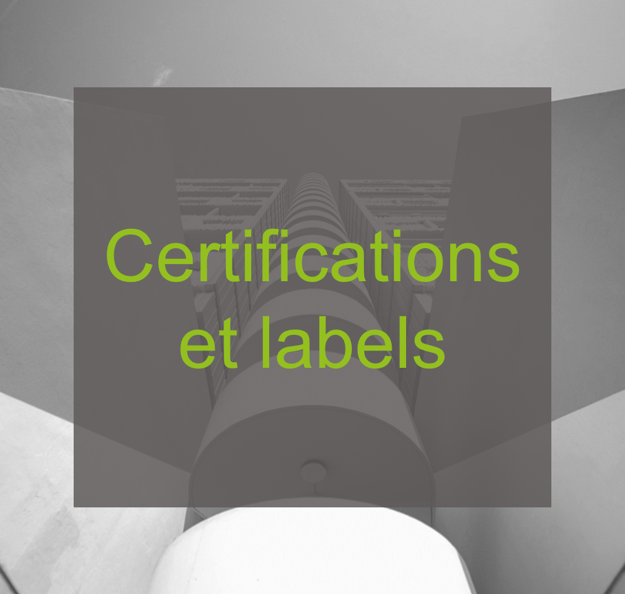 Visuel présentant les certifications et labels obtenus par Aveltys, illustrant la qualité de ses services en performance énergétique et gestion intelligente des bâtiments.