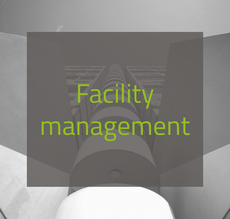 Illustration d’un immeuble avec le texte “Facility management” en surimpression