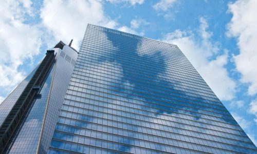 Optimisez la performance énergétique de vos bâtiments tertiaires grâce à une gestion continue et des outils technologiques avancés pour respecter les exigences du Décret Tertiaire.