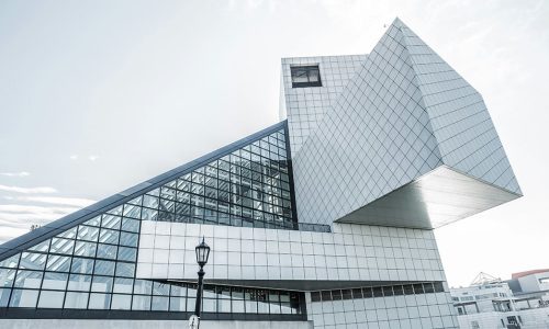 Découvrez comment l'exploitation efficace de votre bâtiment peut vous aider à répondre aux exigences du Décret Tertiaire et réaliser des économies d'énergie significatives.
